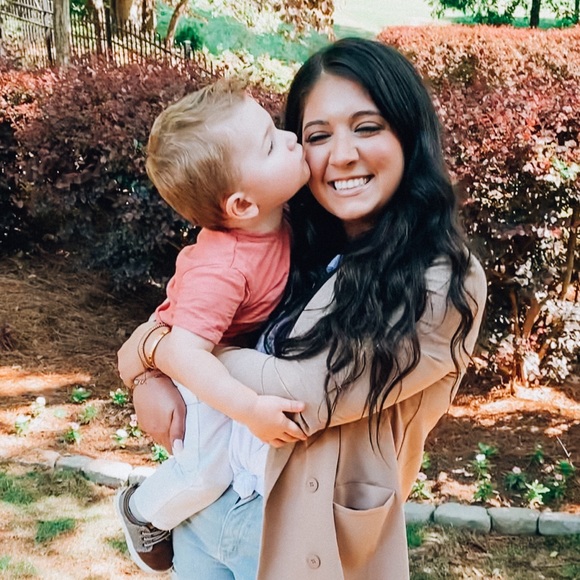 Meet your Posher, Jessica - Picture 2 of 16